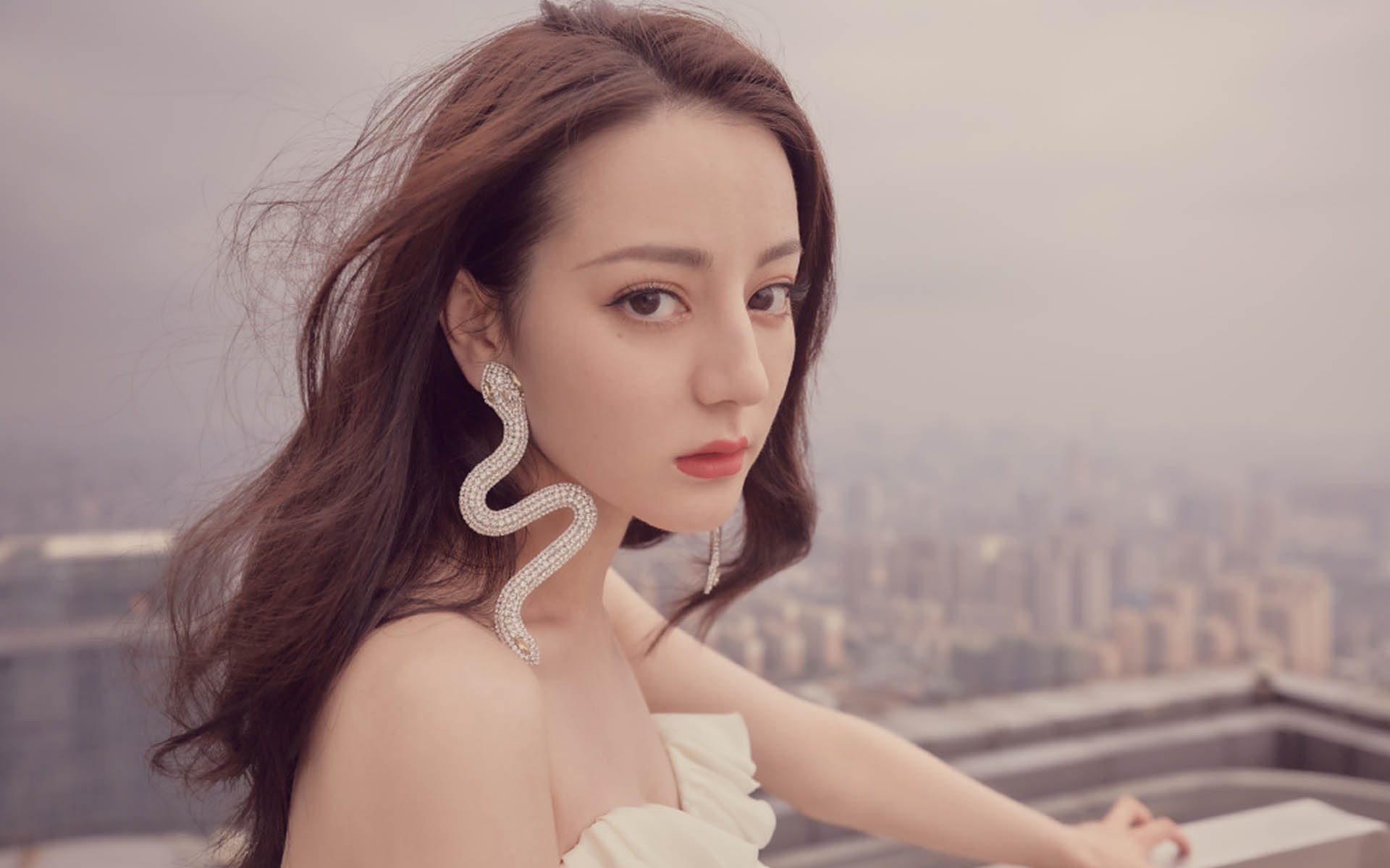 球迷故事：他们的支持让球队更有力量，球迷们正在为队员们加油鼓劲
