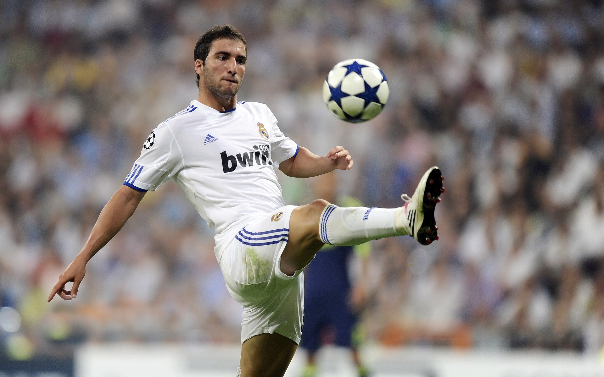 英超豪门展现领导力，争夺联赛冠军，英超土豪